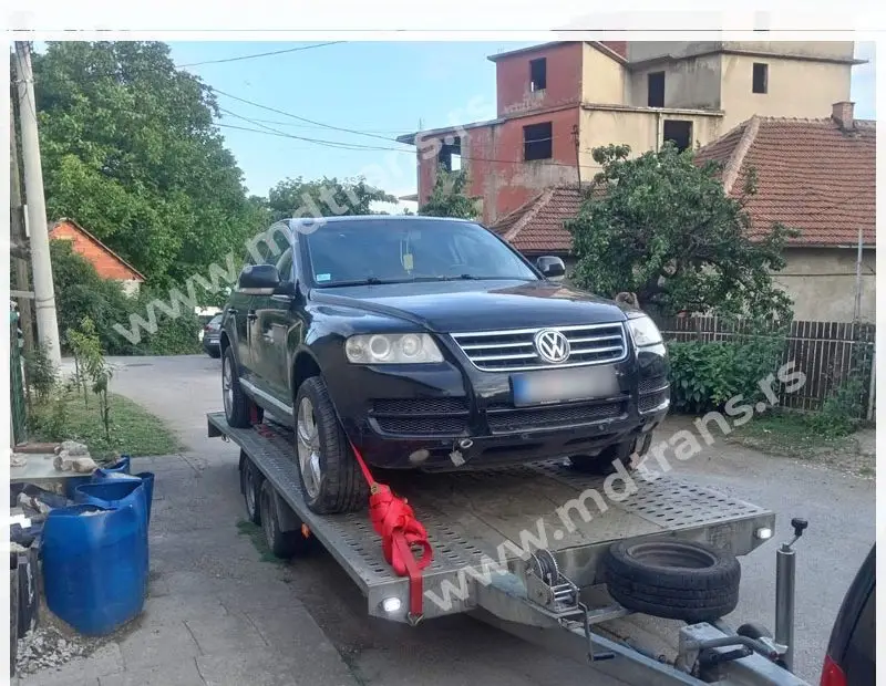 Autoprikolica za prevoz teškog džipa