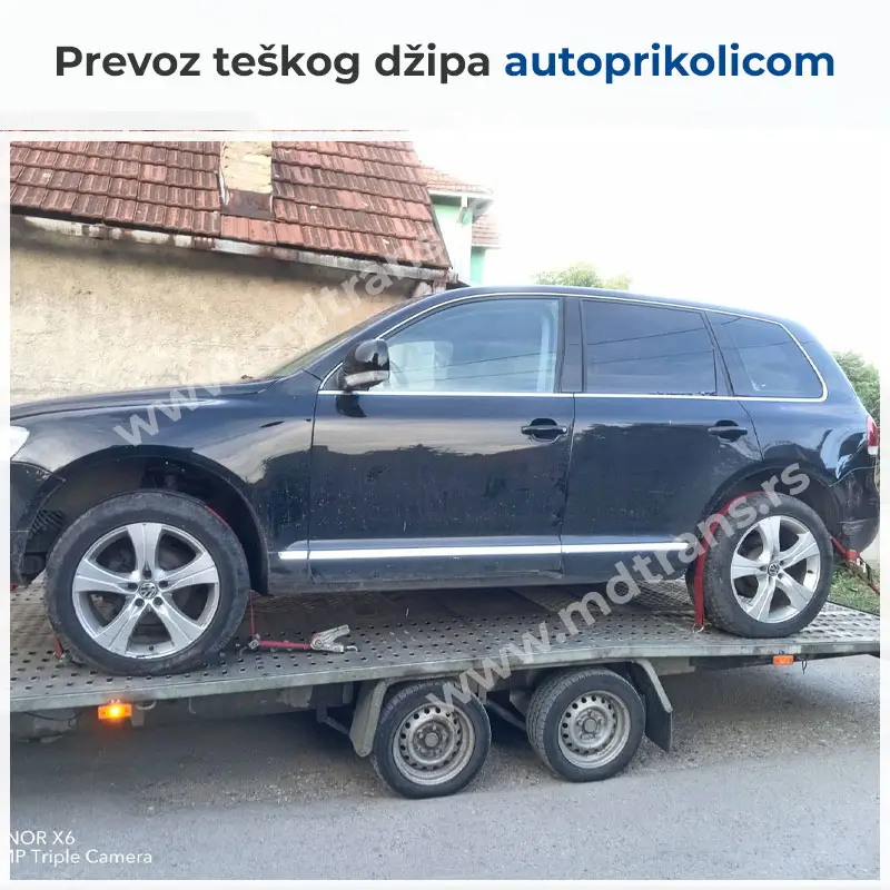 Utovar Tuarega na autoprikolicu